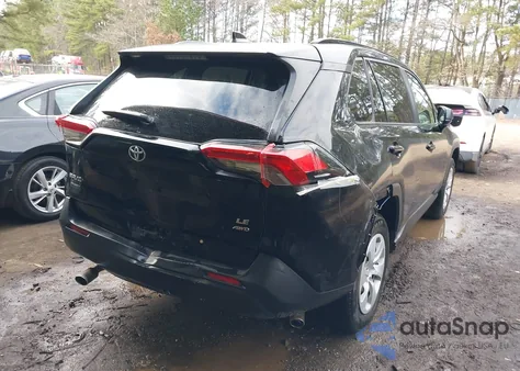 2021 Toyota Rav4 Le z USA, uszkodzony, nr VIN JTMF1RFV4MD069013